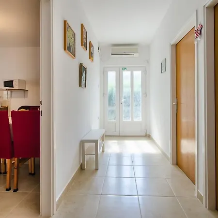 Apartment Ivica Banjol
